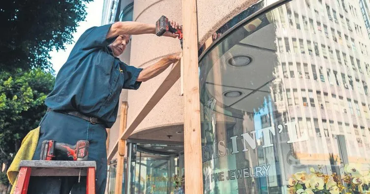 Toplu gözaltı ve sokağa çıkma yasağı