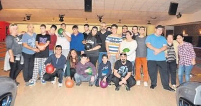 Genç yeteneklerin bowling turnuvası