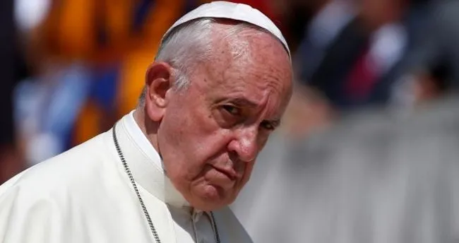 Papa Franciscus'dan istismar özrü!