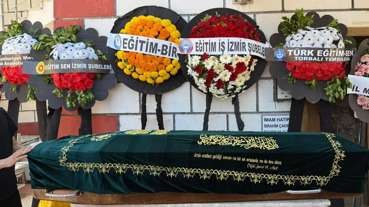 Irmak Ayşe Koparan son yolculuğuna uğurlandı Irmak Ayşe Koparan son yolculuğuna uğurlandı