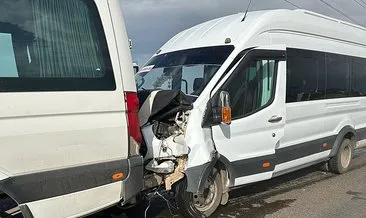 Şanlıurfa'da öğretmenleri taşıyan 2 servis minibüsü çarpıştı! 28 yaralı var #sanliurfa