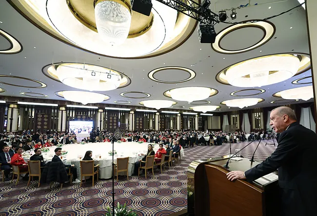 SON DAKİKA | Gençlerle iftar buluşması! Başkan Erdoğan: Türkiye gıpta ile takip ediliyor