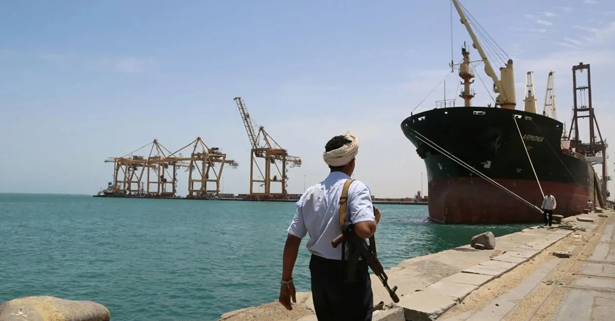 Husiler, Kızıldeniz'de İsrail'e giden bir gemiyi hedef aldı