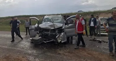 Sivas’ta hafif ticari araçlar çarpıştı: 5 yaralı