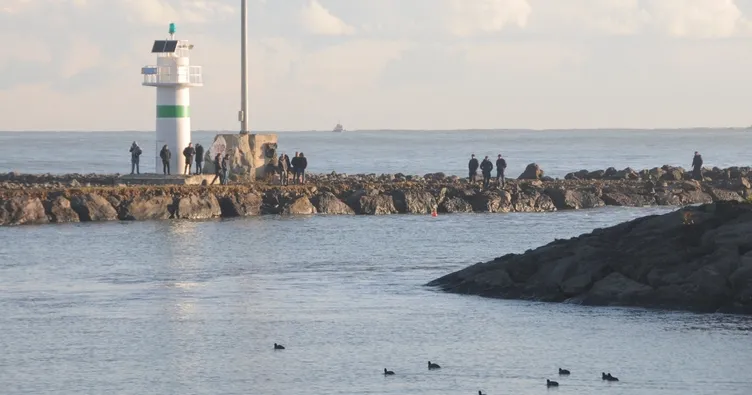 Denize düşen 2 gençten haber alınamıyor