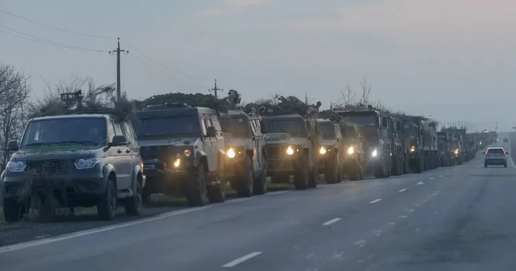 Son dakika: Donbas’ta tansiyon yükseliyor: Yüzlerce Rus askeri aracı böyle ilerledi!
