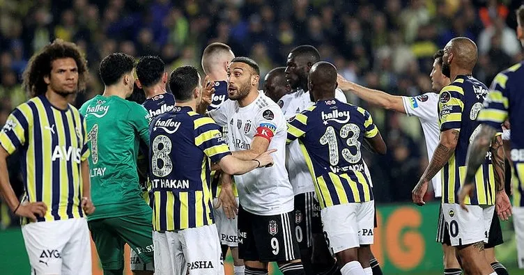 Fenerbahçe-Beşiktaş derbisi sonrası eski futbolculardan olay paylaşımlar! Cristian Baroni, Serhat Akın, Moussa Sow...