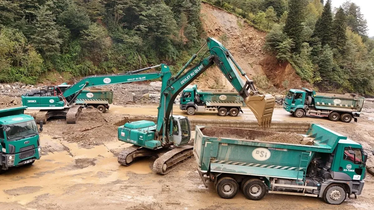 Doğu Karadeniz'de taşkın önlemi: Dere yatakları temizleniyor
