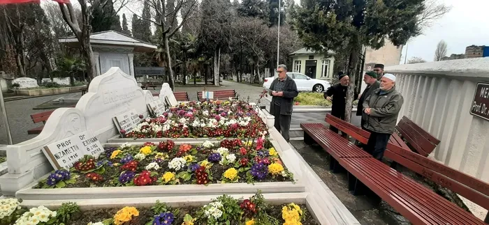 saadet-partililerden-temel-karamollaogluna-sert-tepki-erbakani-hapse-atmaya-calisanlara-nasil-destek-verirler-1678683553288.jpg Saadet Partililerden Temel Karamollaoğlu'na sert tepki!