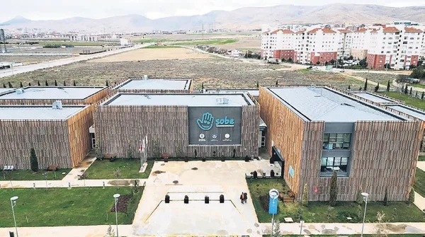 bir-mutluluk-masali-1790539230010.jpeg