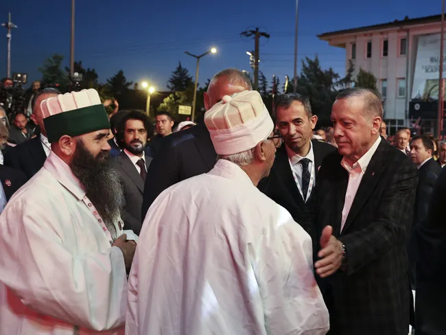 son-dakika-baskan-erdogan-tum-cemevlerinin-taleplerine-yonelik-iki-bakanlik-calisiyor-1660420693332.jpg Son dakika! Başkan Erdoğan: Tüm cemevlerinin taleplerine yönelik iki bakanlık çalışıyor
