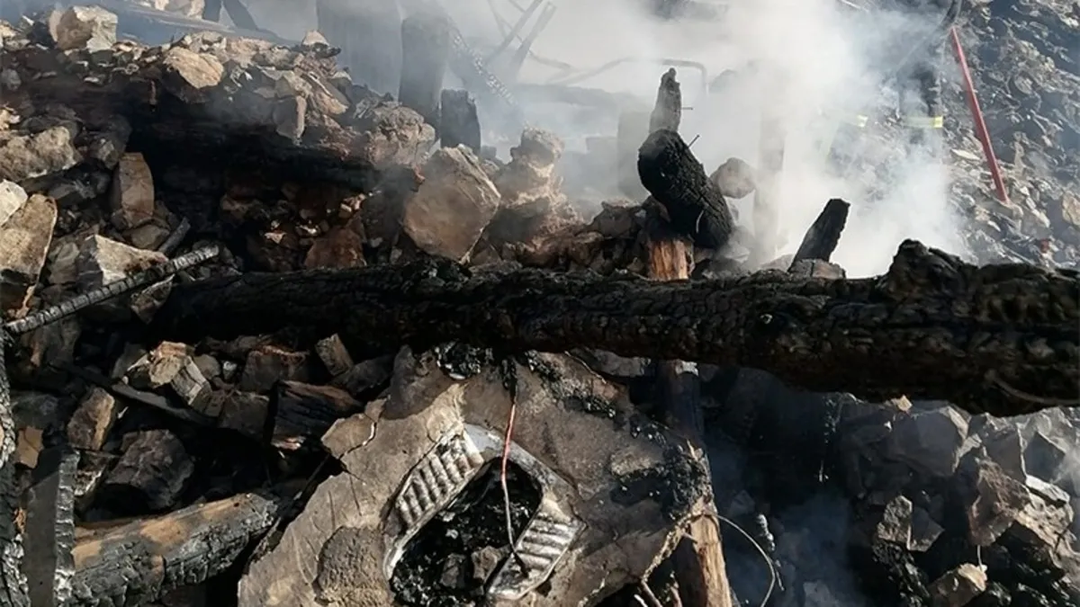 Yangın çıkan evde ağabey-kardeş öldü