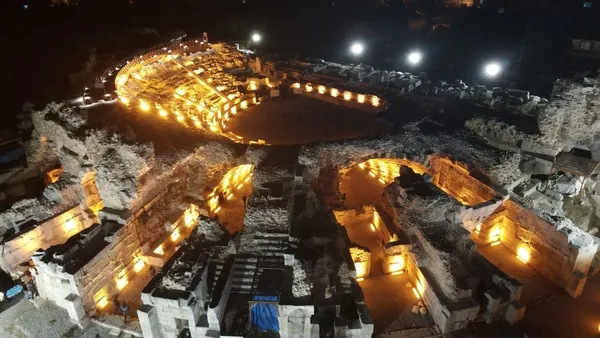 bin-800-yillik-roma-tiyatrosu-turizme-kazandirildi-1711028994462.jpg