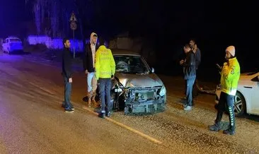 Bursa'da, direksiyon hakimiyetini kaybeden şoför refüje çarptı: 2 yaralı #bursa