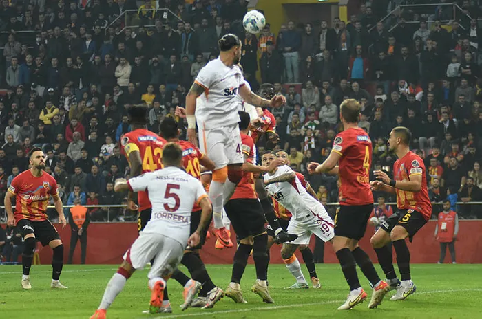 son-dakika-haberi-galatasaray-kayserispora-maglup-oldu-cimbom-3-puani-birakti-1665860005188.jpg