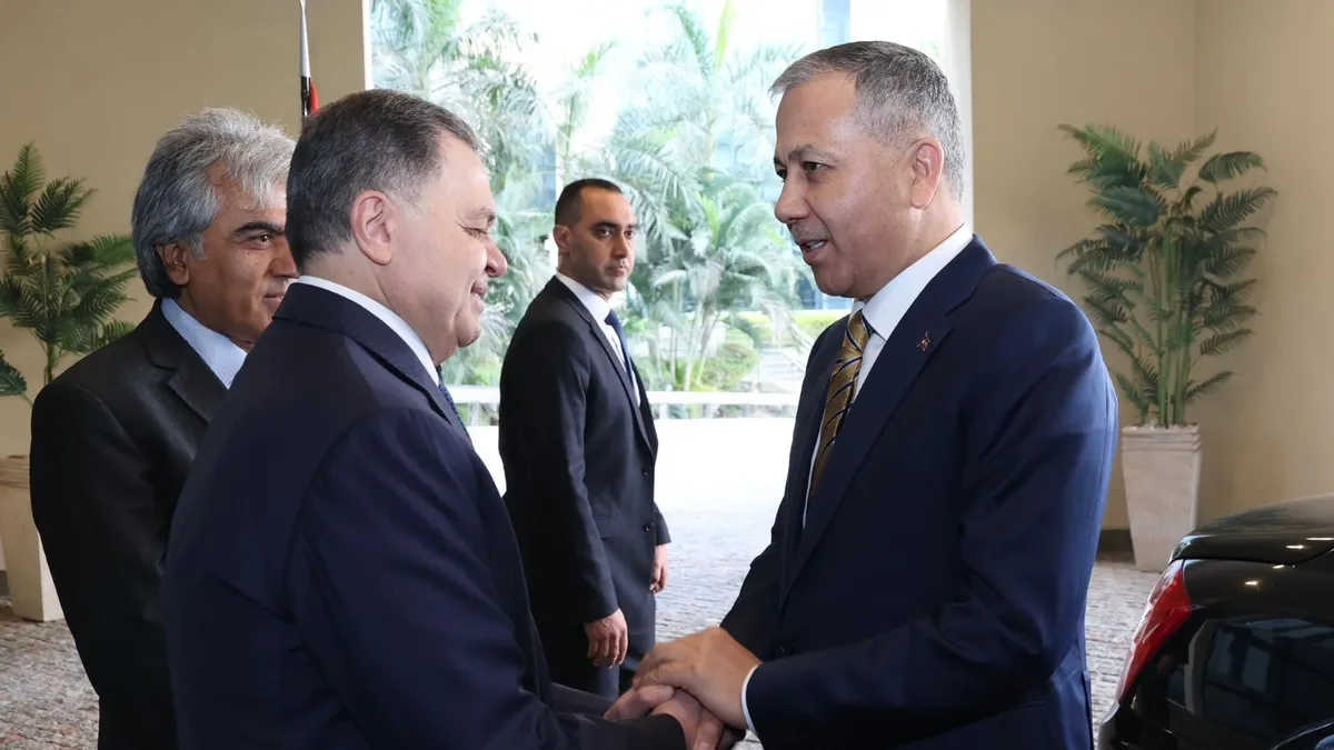 Bakan Yerlikaya Mısırlı mevkidaşı Tevfik ile bir araya geldi Bakan Yerlikaya Mısırlı mevkidaşı Tevfik ile bir araya geldi