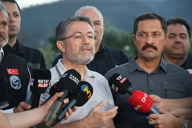 SON DAKİKA… İzmir’deki orman yangınında 3. gün! Ekiplerin cansiperane mücadelesi sürüyor: Kahreden görüntüler...