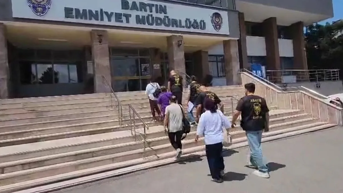 29 adrese baskın! Fuhuş çetesi çökertildi 29 adrese baskın! Fuhuş çetesi çökertildi