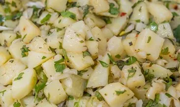 Patates salatası tarifi: Sofralara renk katacak patates salatası nasıl yapılır?