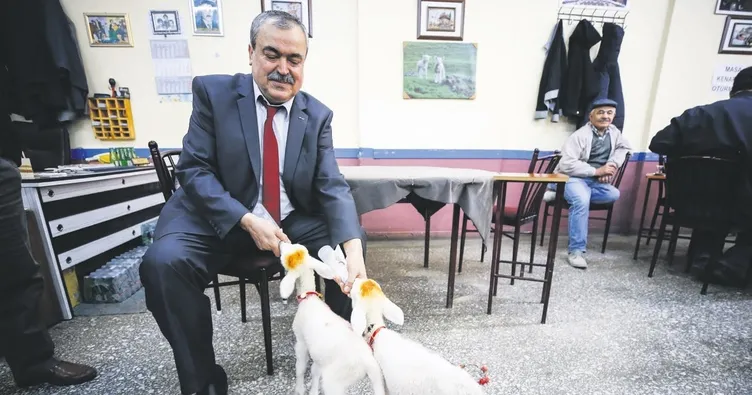 Ercan ile Gülcan’a bebek gibi bakıyor