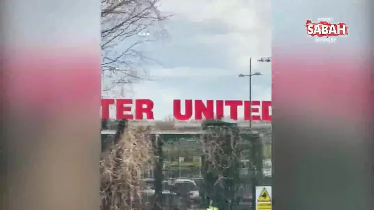 Burak Özçivit Manchester United’ta oynayan Altay Bayındır’ı ziyaret etti!