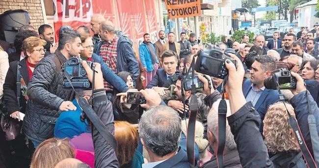 CHP’de olaylı tören