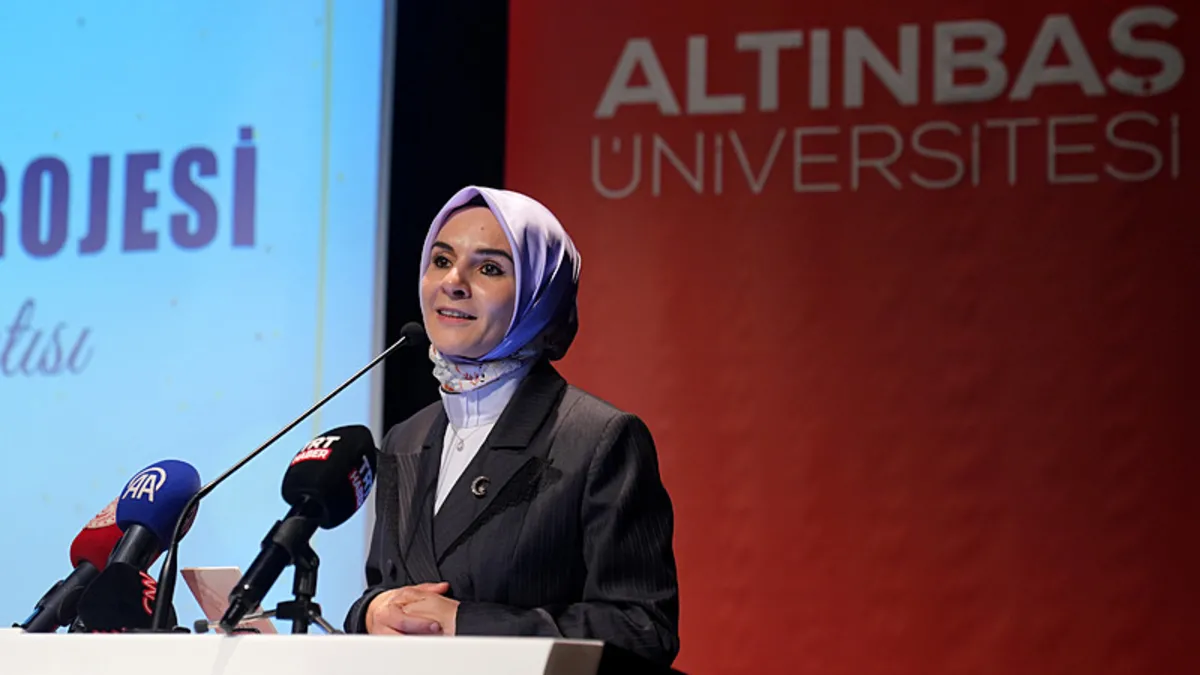 Bakan Göktaş’tan aile vurgusu: “Çocuklarımızın geleceğini güçlendirmeliyiz” Bakan Göktaş’tan aile vurgusu: “Çocuklarımızın geleceğini güçlendirmeliyiz”