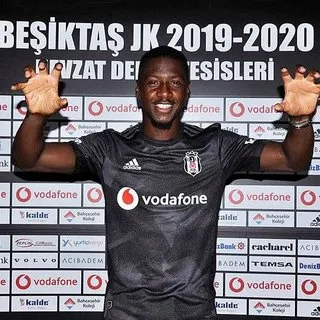 Beşiktaş'tan Abdoulay Diaby'nin boyuyla ilgili eleştirilere yanıt