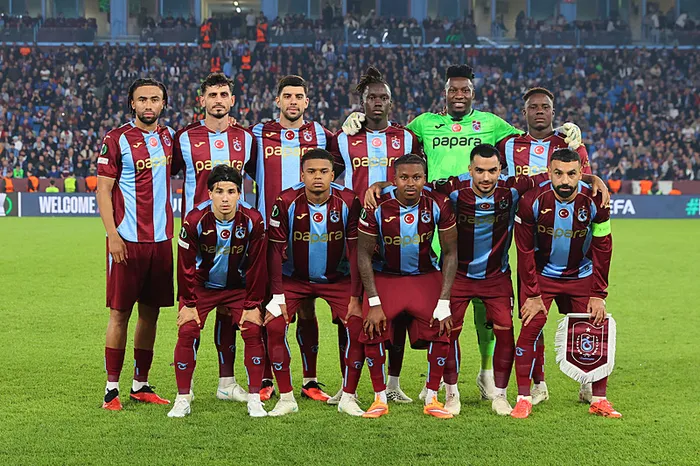 firtina-esti-salah-sov-yapti-trabzonspor-evinde-heartsi-2-0-maglup-etti-1792694943473.jpg