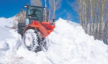Van’da karla mücadele aralıksız sürüyor