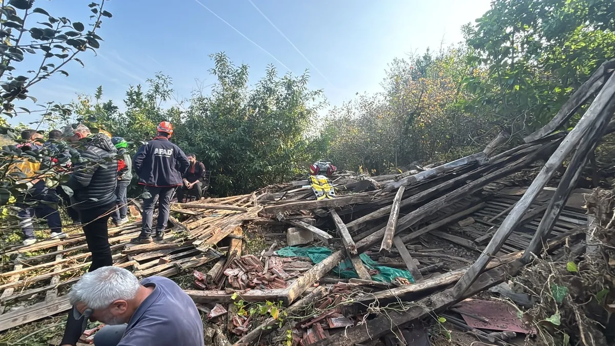 Düzce’de bahçesindeki ahşap yapının altında kaldı: Yaşlı adam kurtarılamadı!