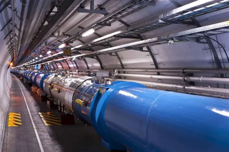 CERN: Dünya aslında olmamalı!