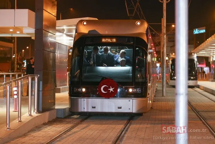 Başkan Erdoğan Antalya'da tramvay hattı açıp test sürüşü yaptı