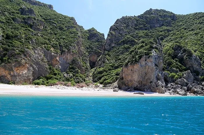 Akdeniz’in saklı cenneti: Karamağara