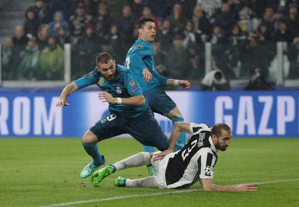 Cüneyt Çakır UEFA Şampiyonlar Ligi Juventus - Real Madrid maçına damga vurdu