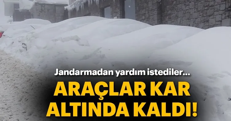 Uludağ’da tatilciler kar altında araçlarını aradı