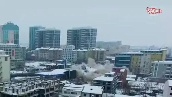 Depremin yeni görüntüleri çıktı: Binaların çatlaması, çökmesi kamerada | Video