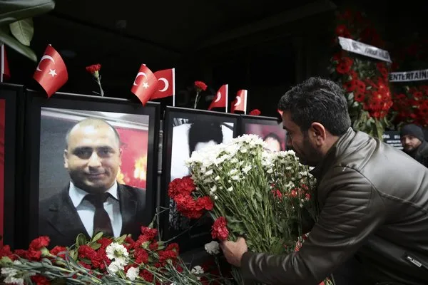 Reina katliamında hayatını kaybedenler anıldı