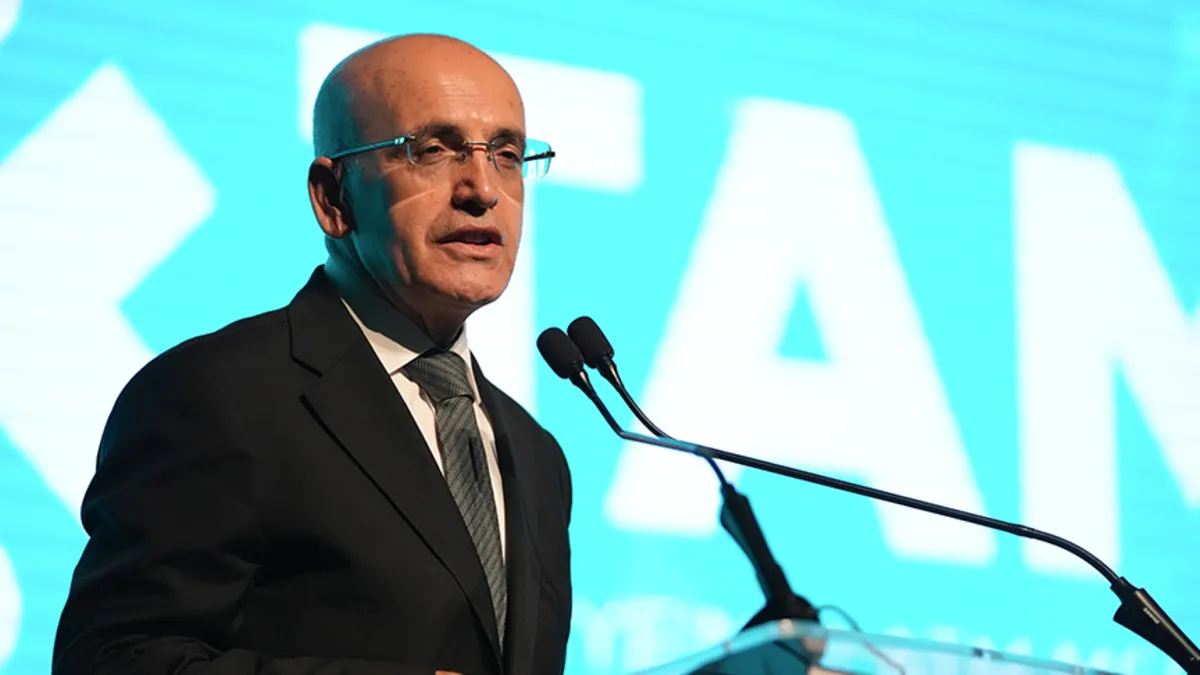 Bakan Şimşek, Londra’da dezenflasyonu anlattı: Arz yönlü tedbirlerle destekleyeceğiz Bakan Şimşek, Londra’da dezenflasyonu anlattı: Arz yönlü tedbirlerle destekleyeceğiz