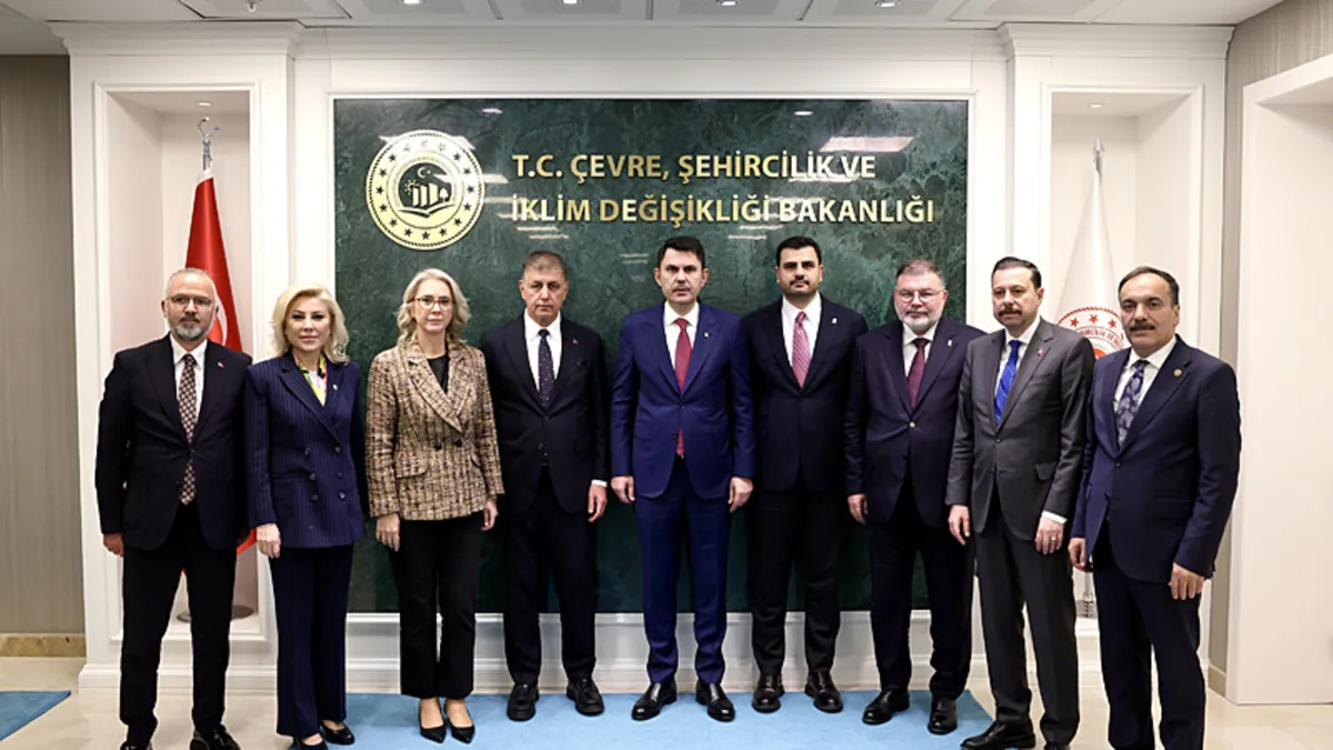 Bakan Kurum: "İzmir için birlikte çalışmaya devam edeceğiz"