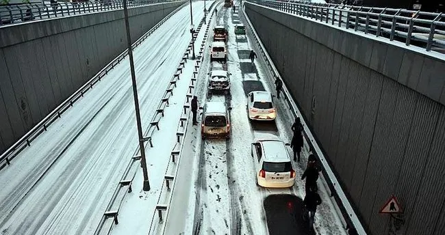 İstanbul kar yağışına hazır... AKOM alarm verdi!
