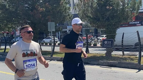 nigdede-sehit-omer-halisdemir-anisina-maraton-duzenlendi-1745144443960.jpg