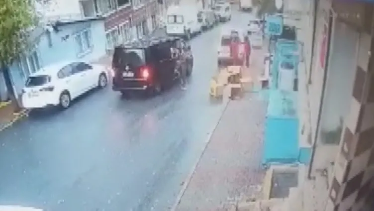 Son dakika haberi! Hırsızların peşinden koşup araca atladı, sonra...