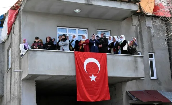 Şehit edilen güvenlik korucusu Fuat Kılağus Edremit'te son yolculuğuna uğurlandı