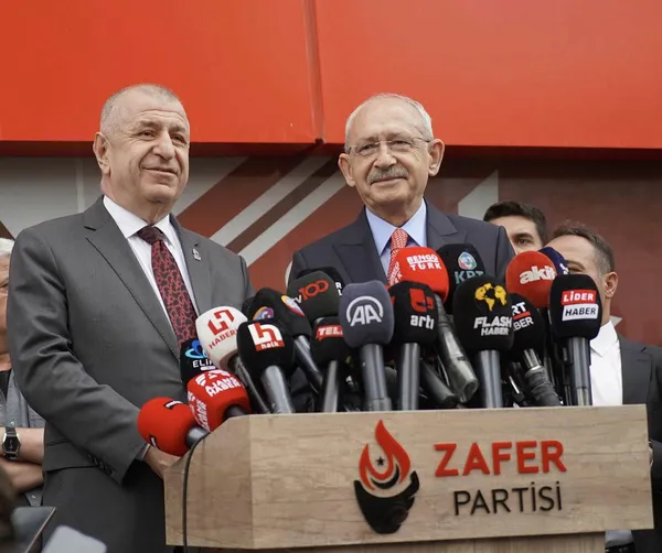 canan-kaftancioglu-itiraf-etti-siginmacilari-gondermeyecegiz-iste-chpnin-oy-ugruna-goz-boyama-siyaseti-1685117631657.jpg SON DAKİKA | Canan Kaftancıoğlu'nun o itirafı gündem oldu: Sığınmacıları göndermeyeceğiz! İşte CHP'nin 'oy' uğruna göz boyama siyaseti...