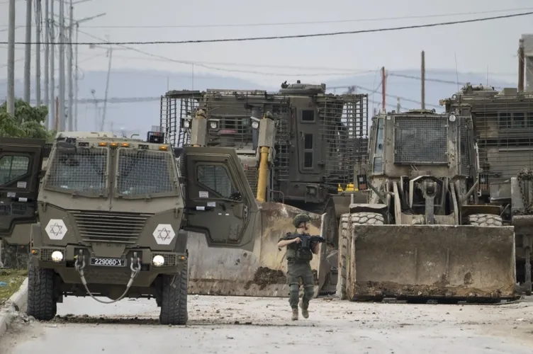 İsrail’in yeni savaş planı: Netanyahu ayakta kalmak için katliama sarıldı! Koalisyon hükümetinde kriz çıktı