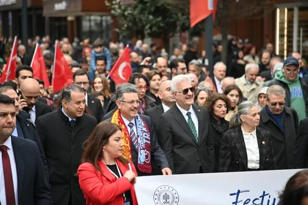 trabzonda-26-uluslararasi-karadeniz-tiyatro-festivali-basladi-1777732036471.jpg