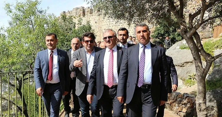 Antalya Valisi Münir Karaloğlu, Alanya’da ziyaretlerde bulundu