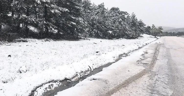 Kızılcahamam’da yüksek kesimlere kar yağdı