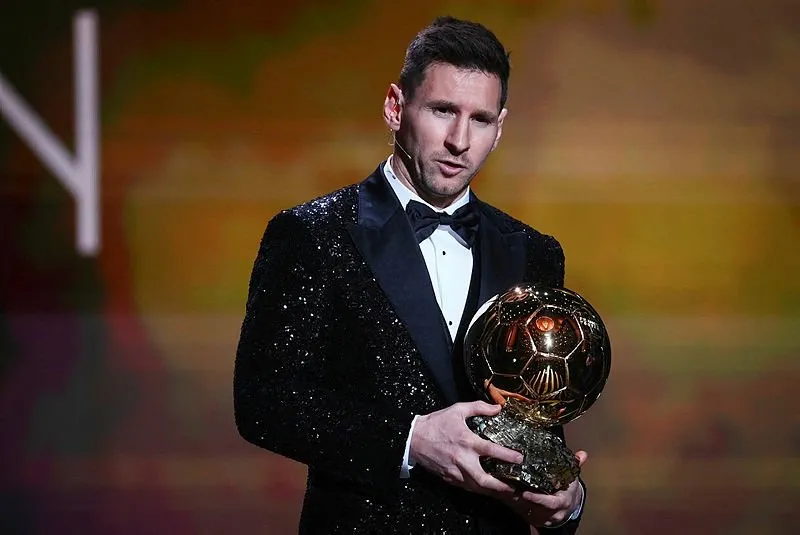 son dakika 2021 ballon d or odulunu lionel messi kazandi messi 7 kez odulu aldi ronaldo 5 te kaldi son dakika spor haberleri